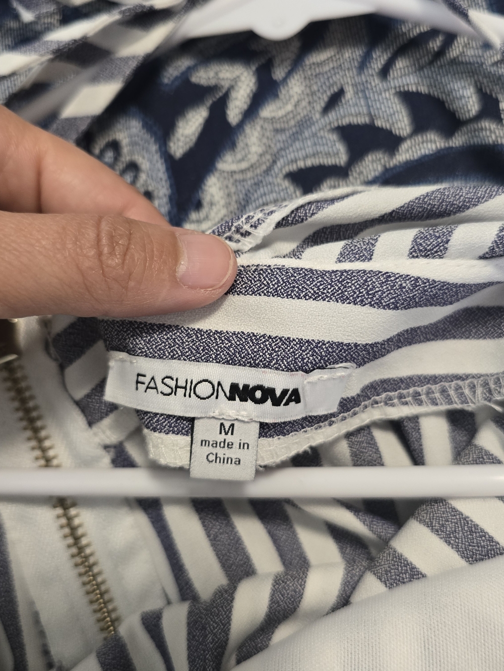 Fashion Nova Striped Open-Back Wide-Leg Jumpsuit - Size M (Excellent Condition - Picture 12 of 14